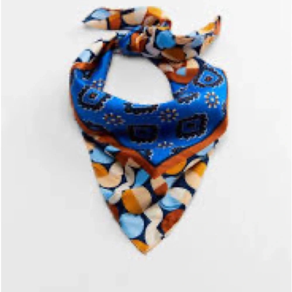 NWOT Zara Blue/Cream Printed Satin Scarf.
